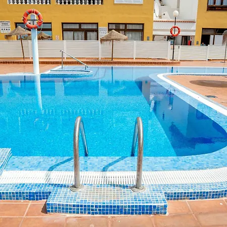 Apartmán Trendy With A Heated Pool And Near Aqualand, 1a *