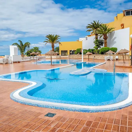 Trendy With A Heated Pool And Near Aqualand, 1a Apartmán